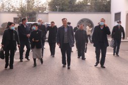省醫(yī)保局局長(zhǎng)林仁方一行蒞臨景岳堂開展“三服務(wù)”調(diào)研及助企“開門紅”活動(dòng)